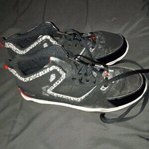 RARE CLEAN FUBU SIZE 12 BEATER SNEAKERS